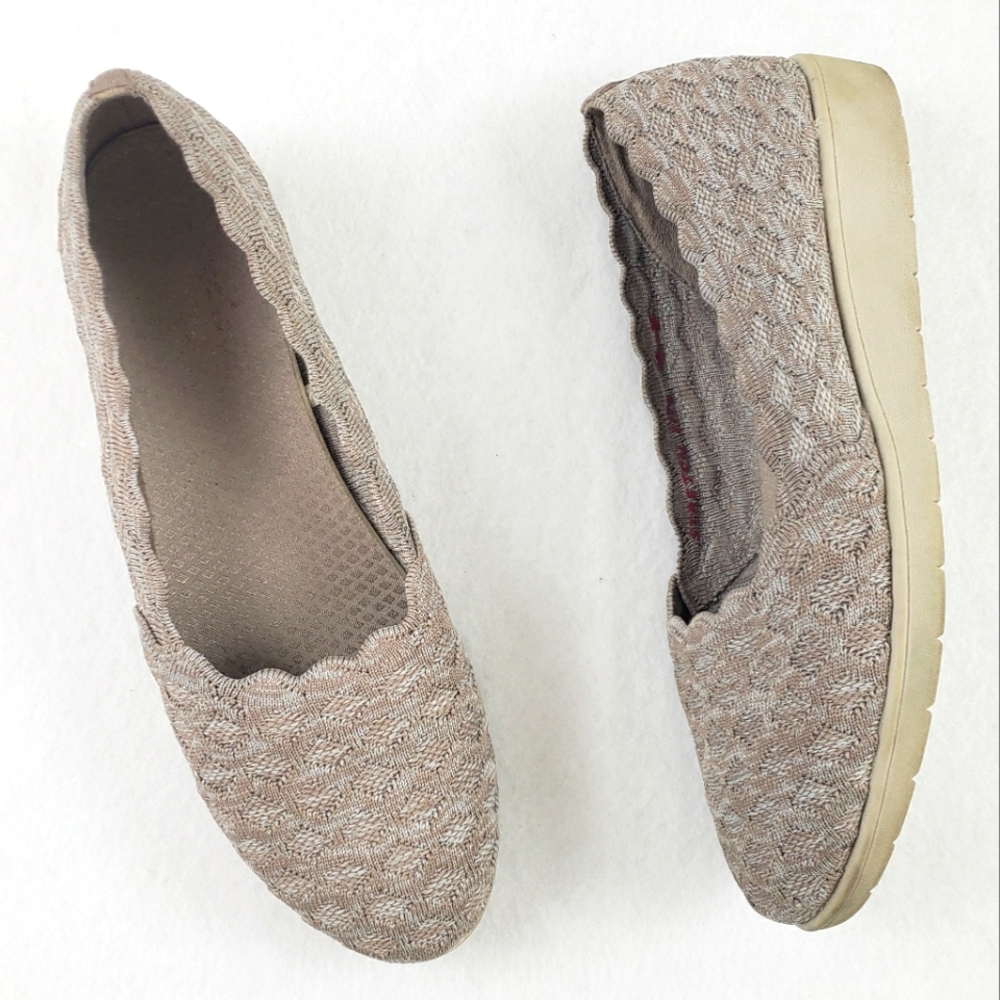 Skechers Knit/Crochet Low Wedges Slip On Sneakers Beige Women's Size 9.5